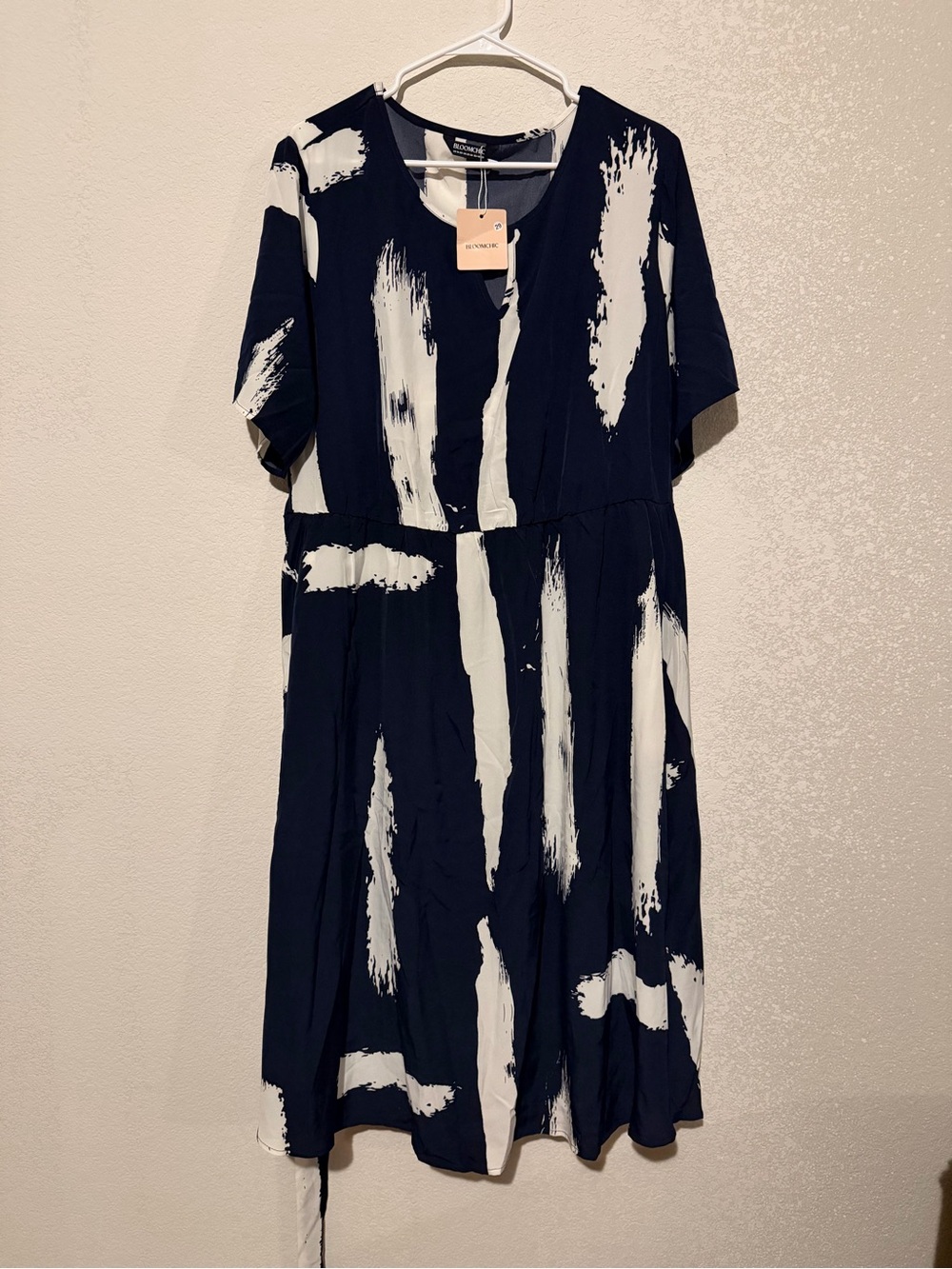 BloomChic NWT Plus Size 18-20 Navy White Abstract Print Maxi Dress